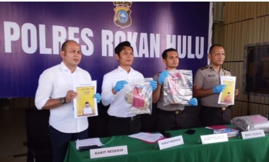 POLRES ROKAN HULU - POLSEK UJUNG BATU Gerak Cepat, Kapolsek Ujung Batu Ringkus Pelaku Pembunuhan di Desa Ngaso yang Sempat Kabur ke Pulau Nias